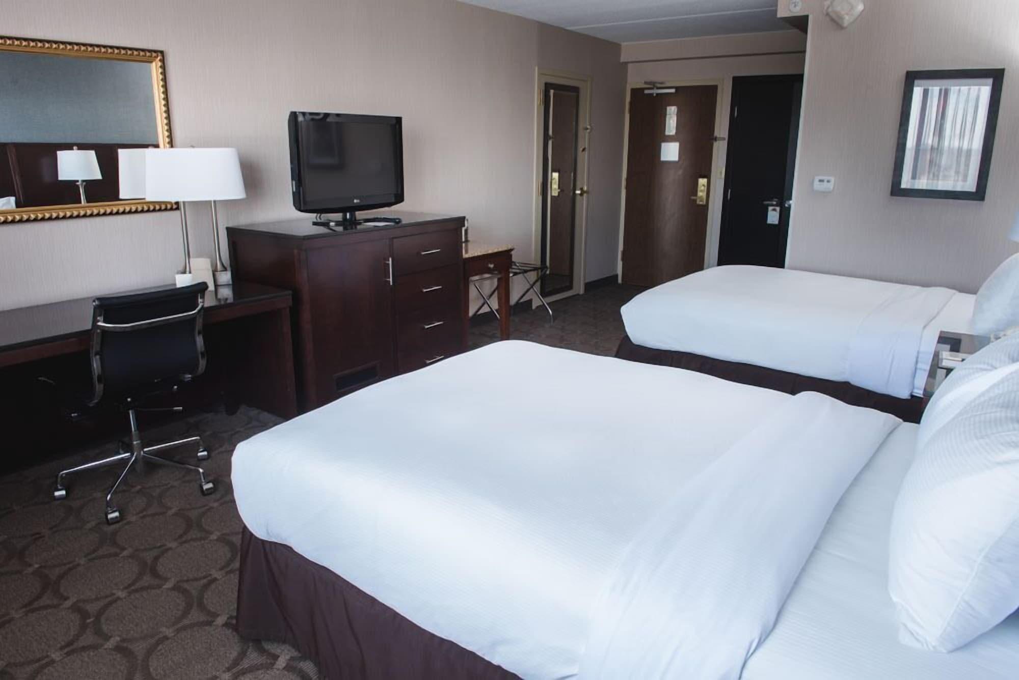 Wyndham Independence Hotel Buitenkant foto